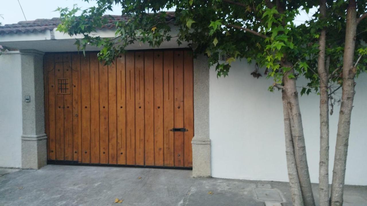 L'Aurora Inn Hostal Guatemala City Exterior foto